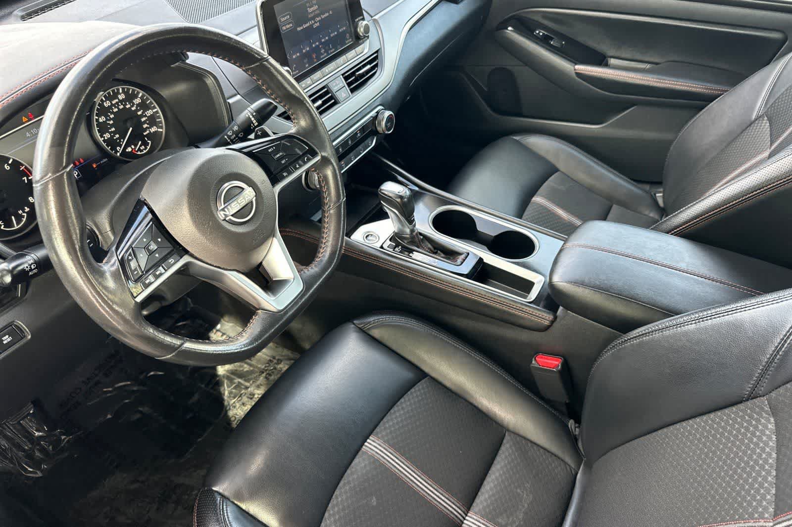 Used 2024 Nissan Altima 2.5 SR FWD image 12