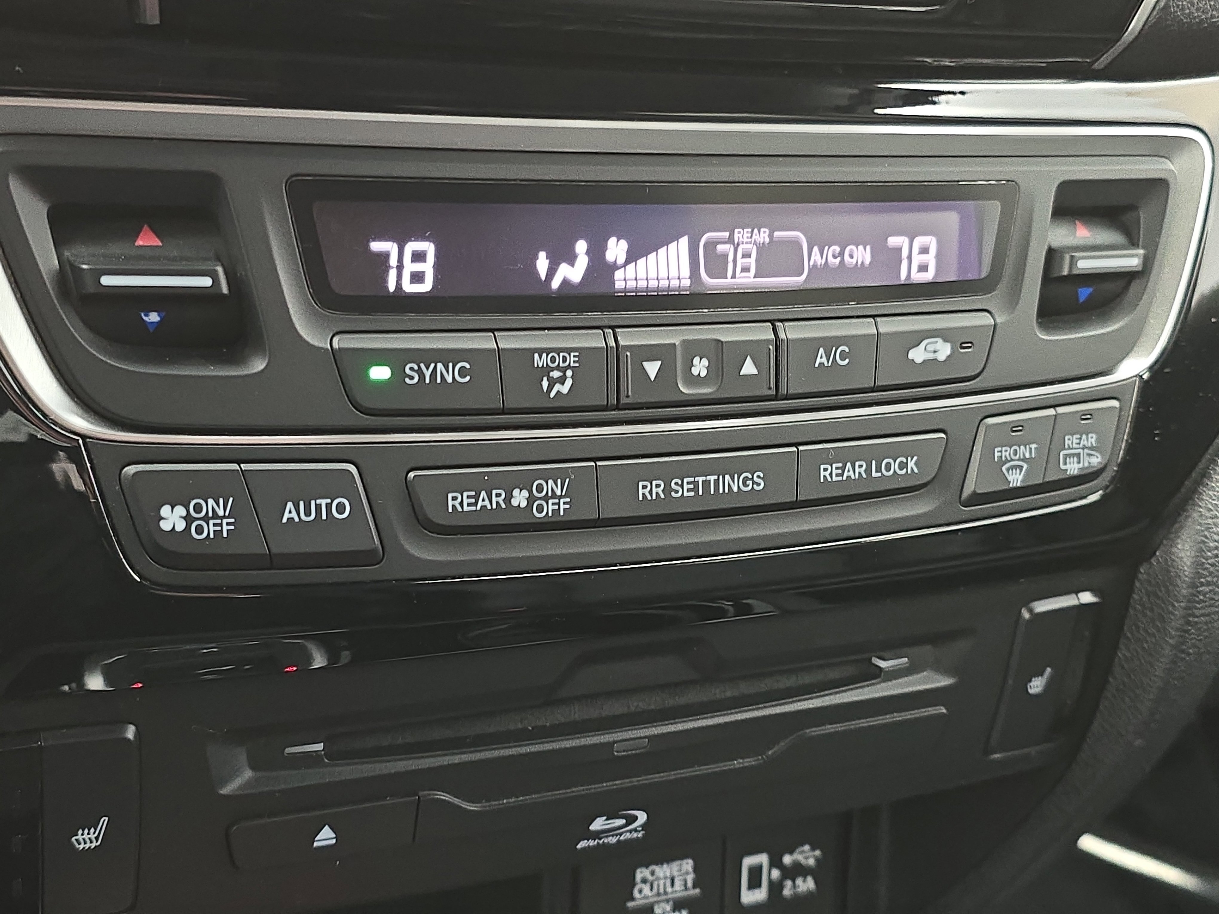 Used 2022 Honda Pilot Touring image 25