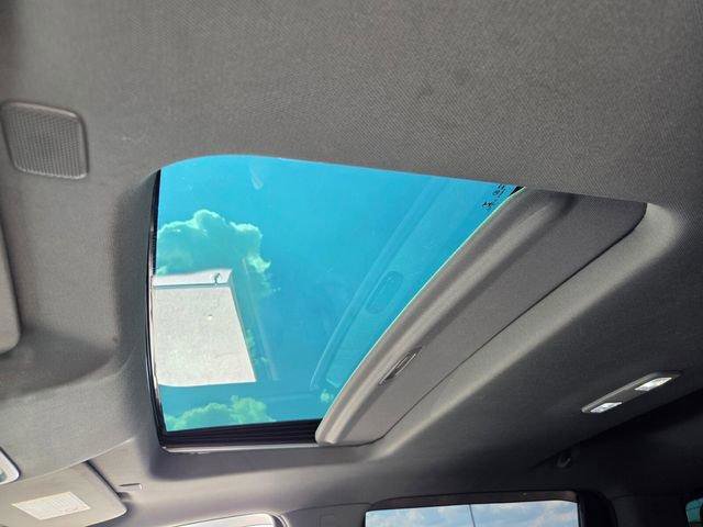 Certified 2022 GMC Sierra 2500 Denali w/ Denali Black Diamond Edition image 11