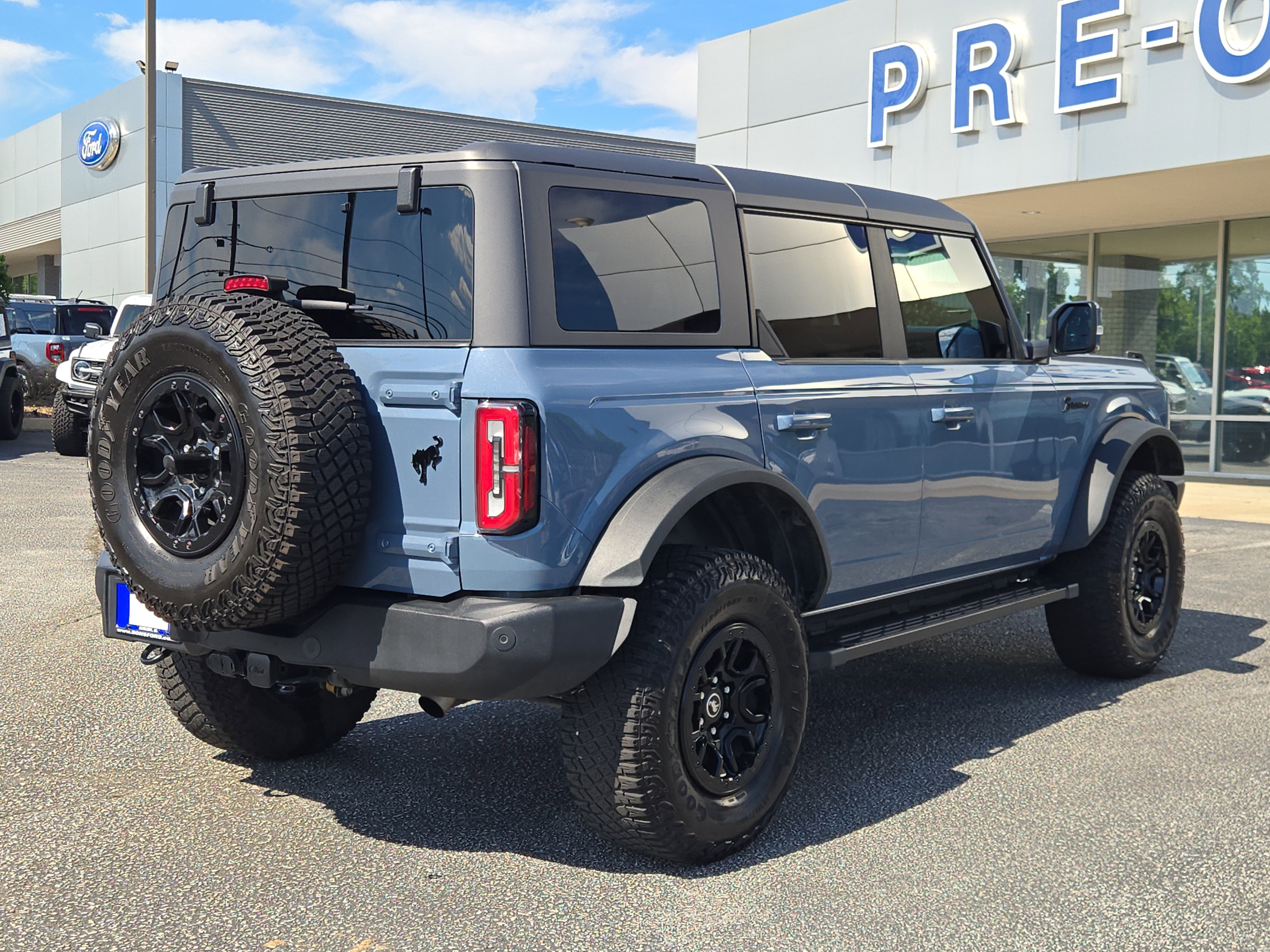 Used 2023 Ford Bronco Outer Banks w/ Sasquatch Package AWD/4WD image 7