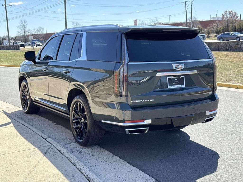 Used 2025 Cadillac Escalade Premium Luxury w/ Touring Package image 17