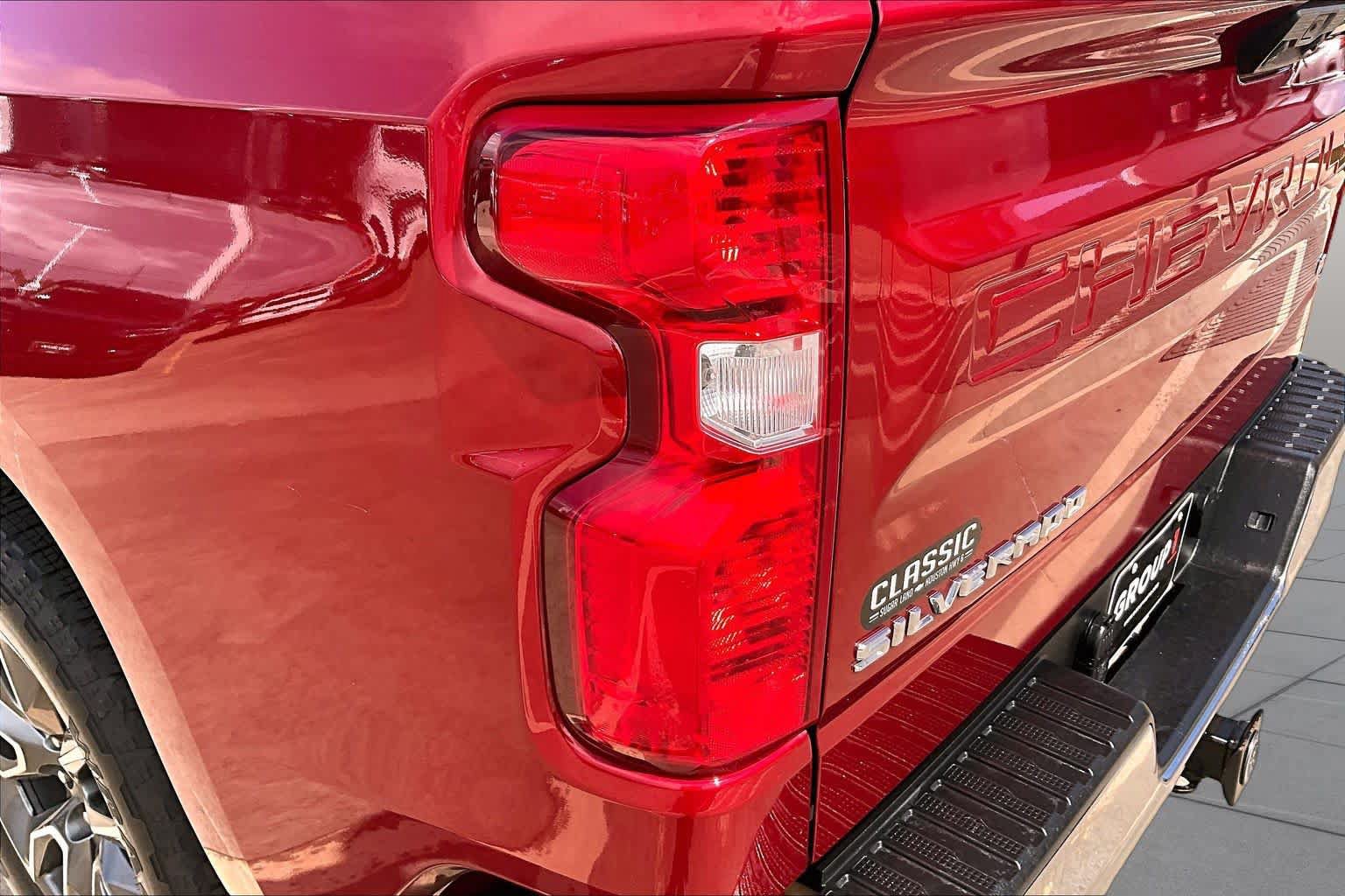 Used 2023 Chevrolet Silverado 1500 LT AWD/4WD image 29
