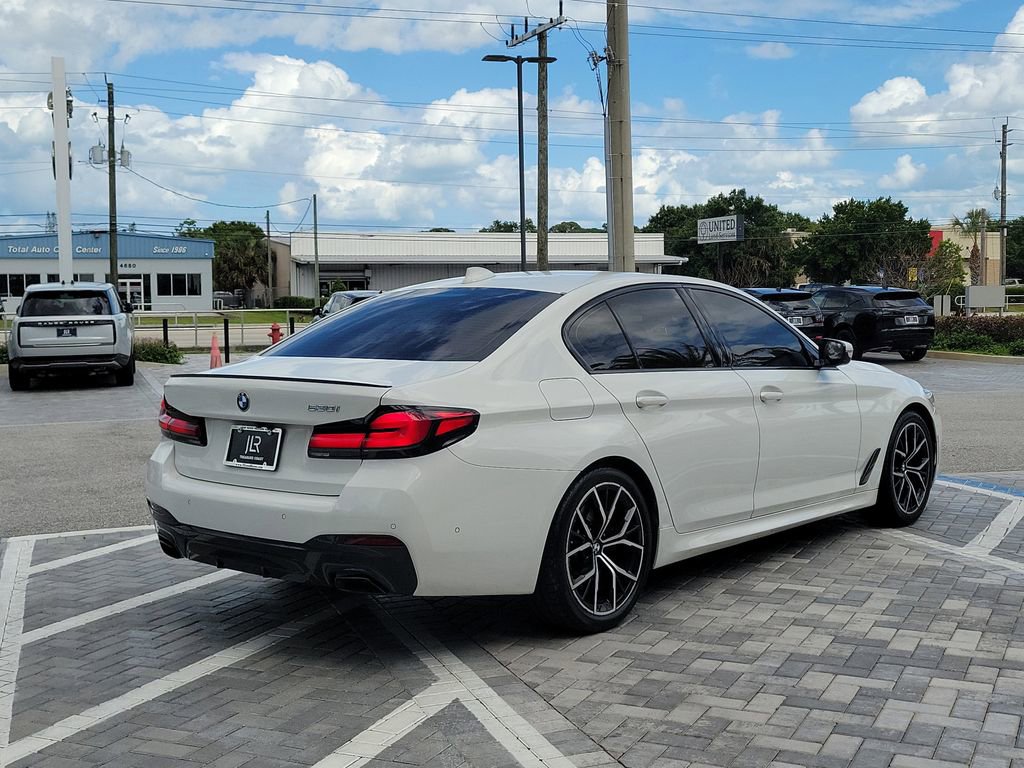 Used 2023 BMW 530i w/ M Sport Package RWD image 5