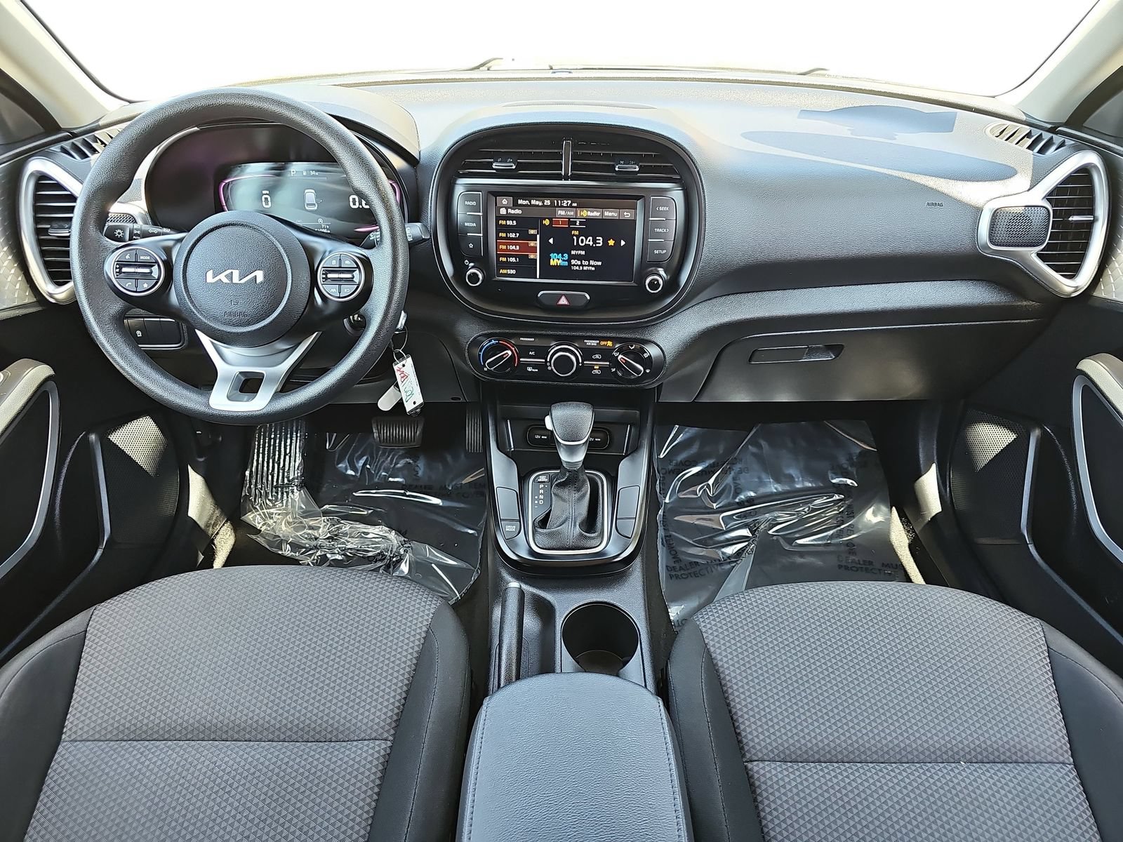 Used 2024 Kia Soul LX w/ Option Group 015 FWD image 9
