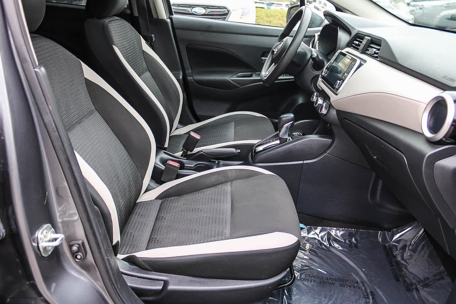 Used 2021 Nissan Versa SV FWD image 16