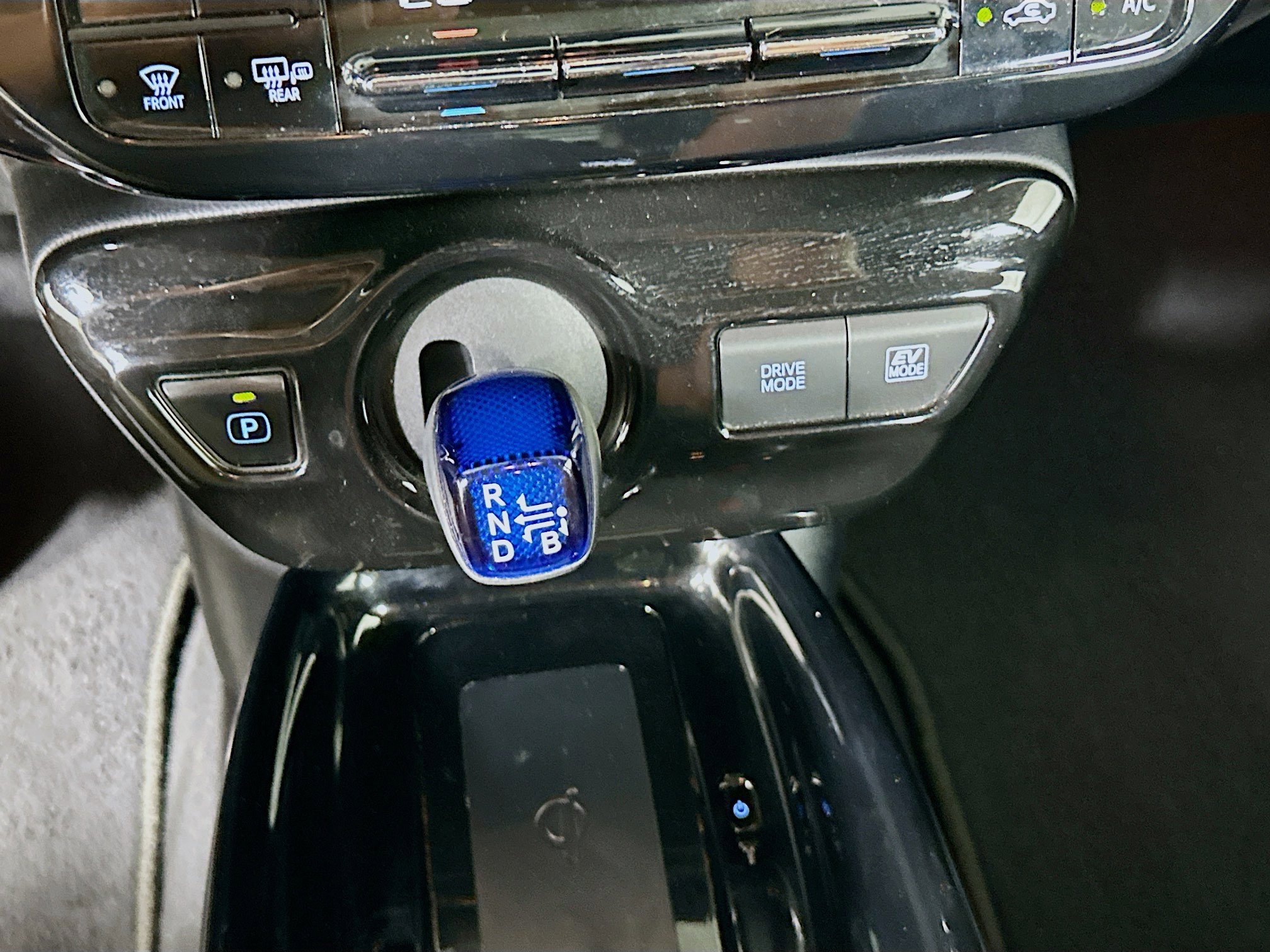Used 2017 Toyota Prius Three Touring FWD image 25