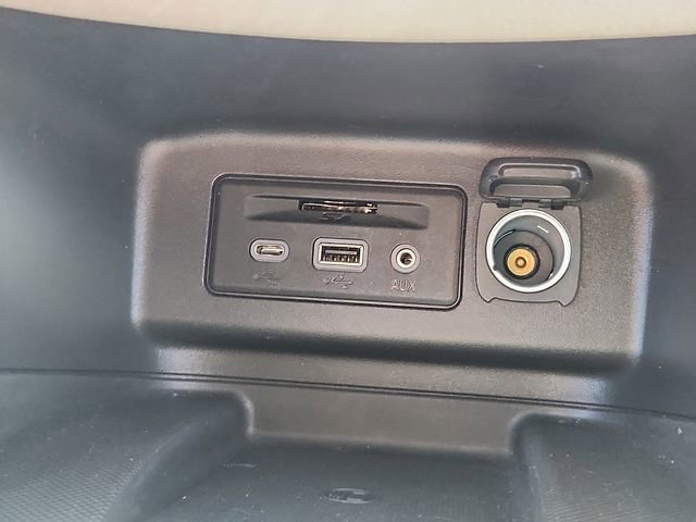 Used 2019 Chevrolet Equinox Premier AWD/4WD image 23