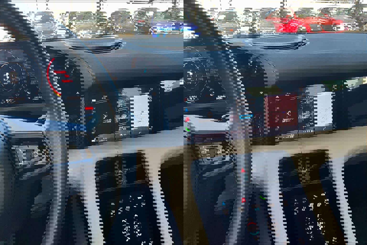 Used 2022 Porsche Taycan image 6