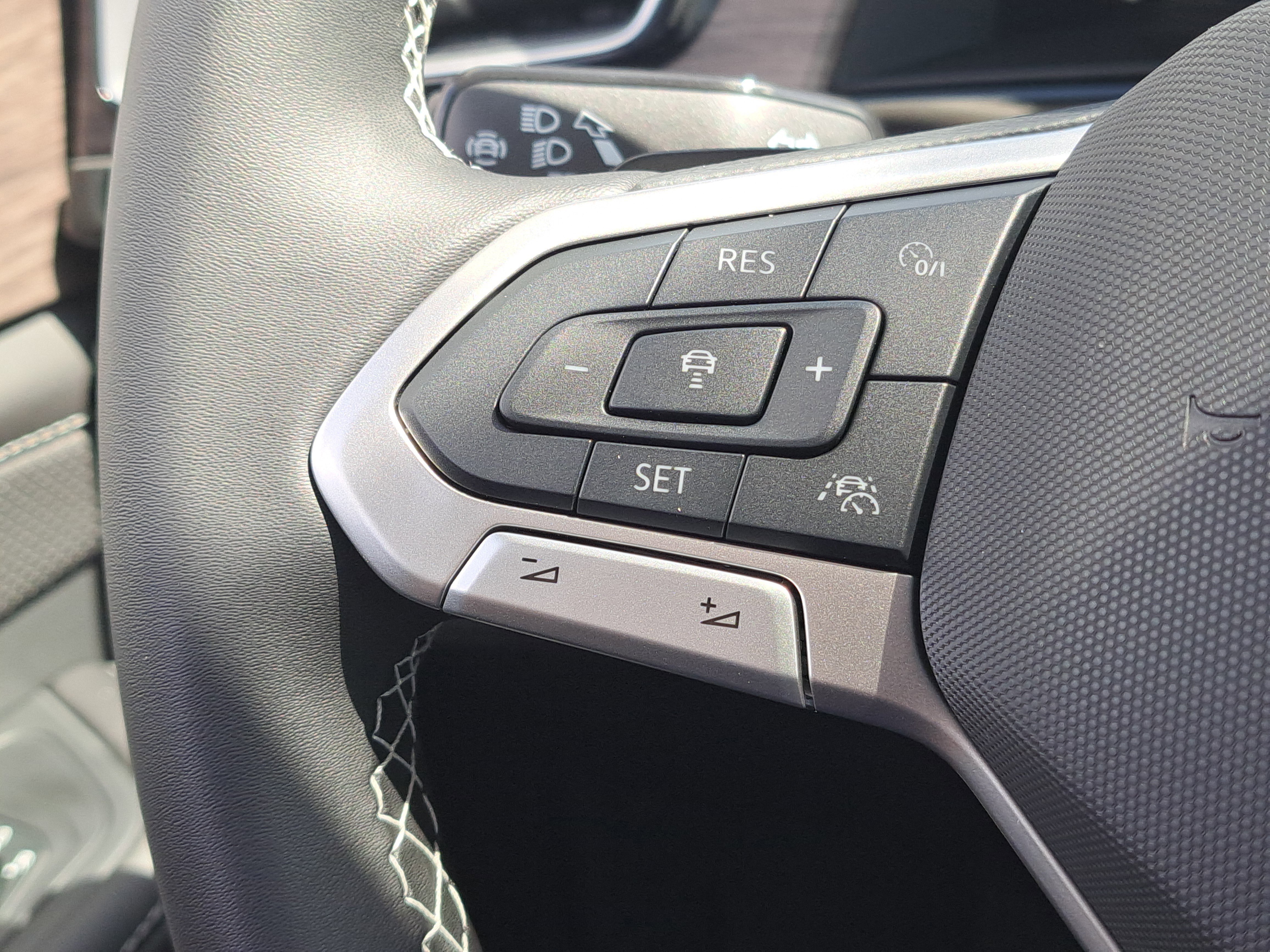 New 2026 Volkswagen Atlas SEL image 25