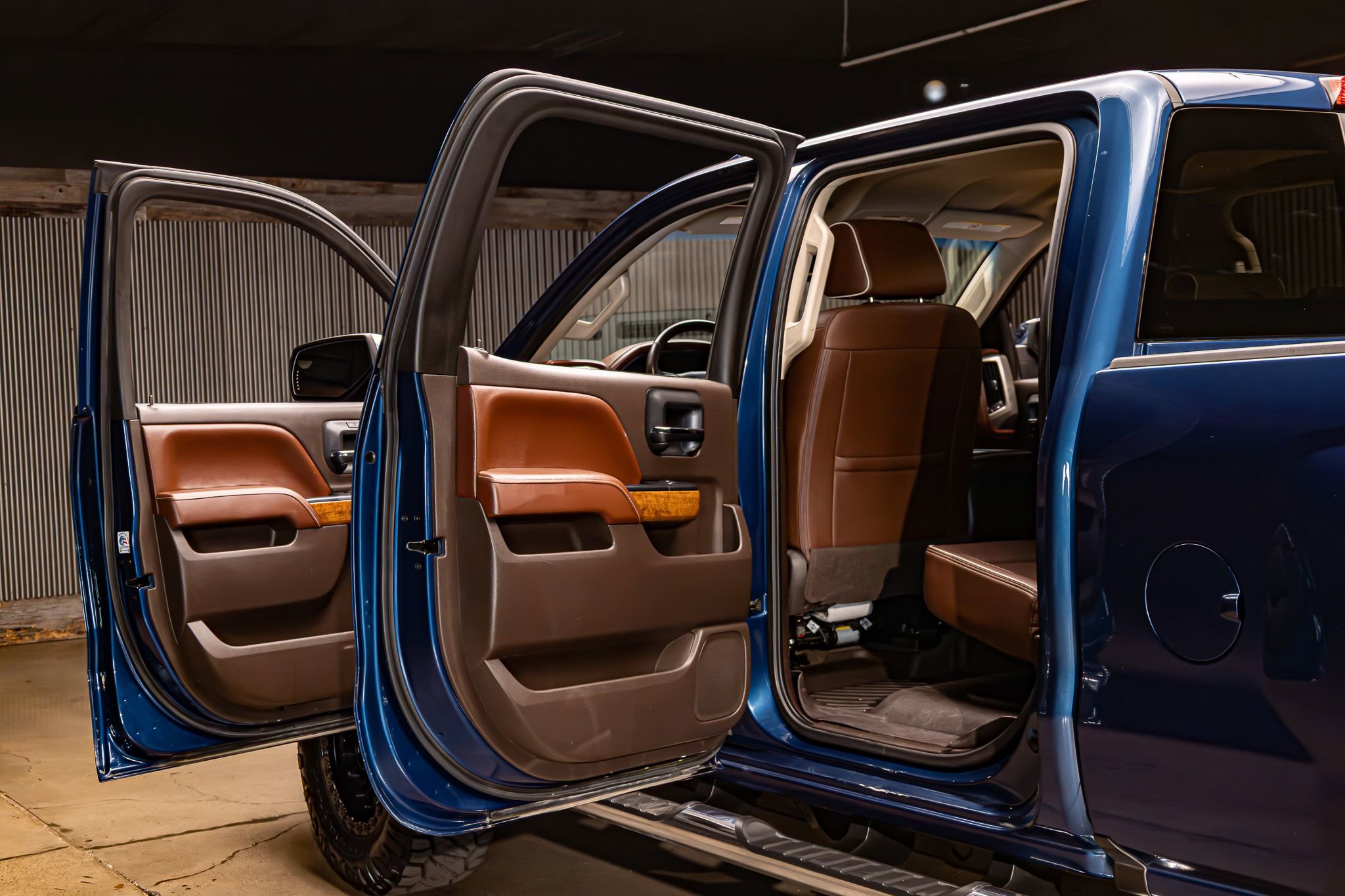 Used 2016 Chevrolet Silverado 2500 High Country w/ Duramax Plus Package image 27