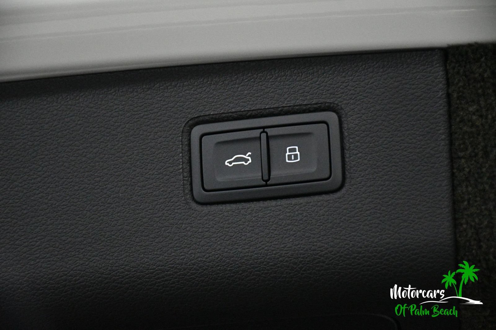 Used 2023 Bentley Bentayga AWD/4WD image 19