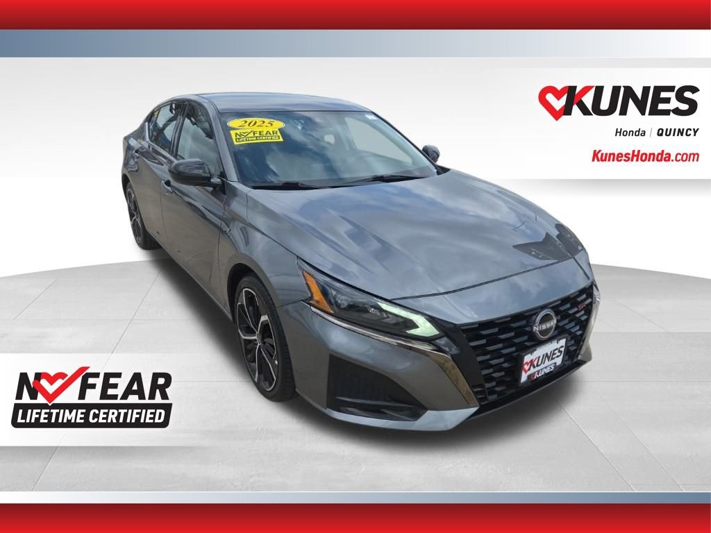 Used 2025 Nissan Altima 2.5 SR FWD image 1