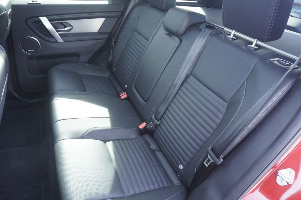 Used 2025 Land Rover Discovery Sport Dynamic SE image 30