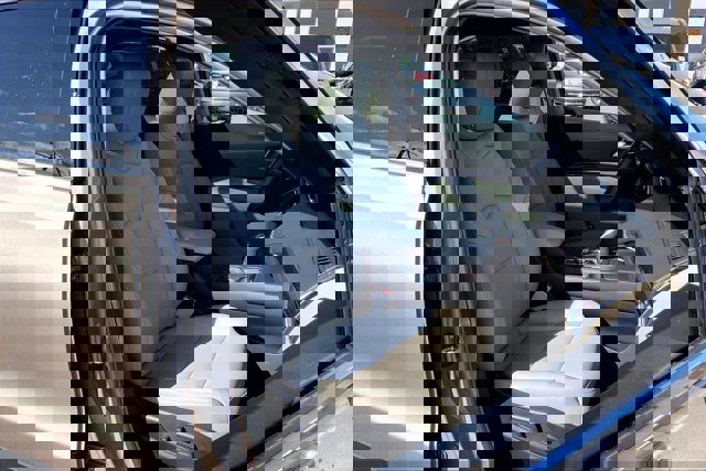 Used 2023 Cadillac XT4 Luxury w/ Cold Weather Package image 6