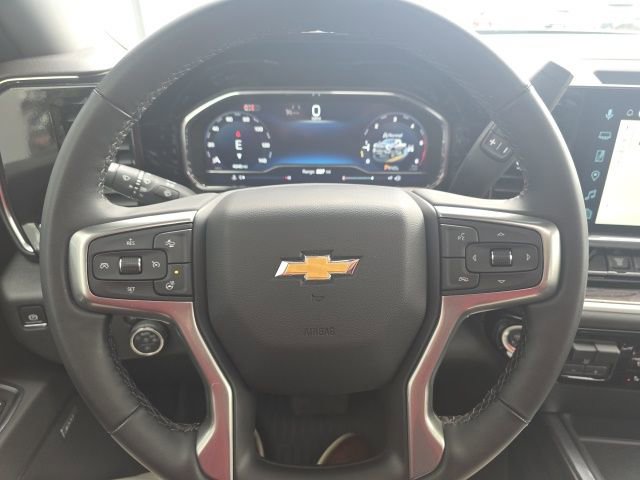 Used 2025 Chevrolet Silverado 2500 LTZ w/ LTZ Plus Package image 23