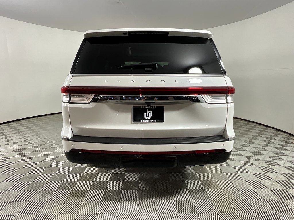 Used 2024 Lincoln Navigator Premiere image 8