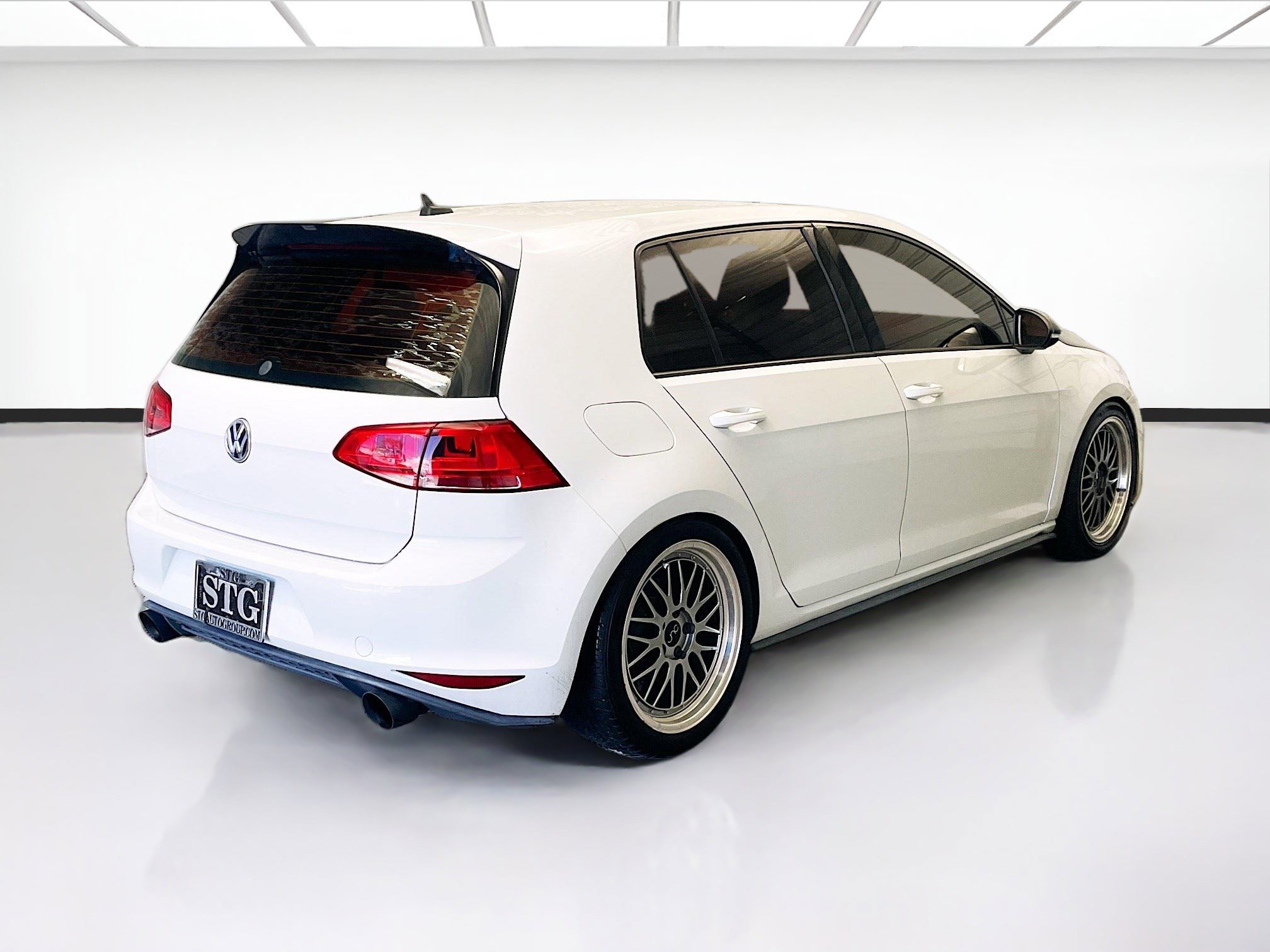 Used 2017 Volkswagen GTI S image 4