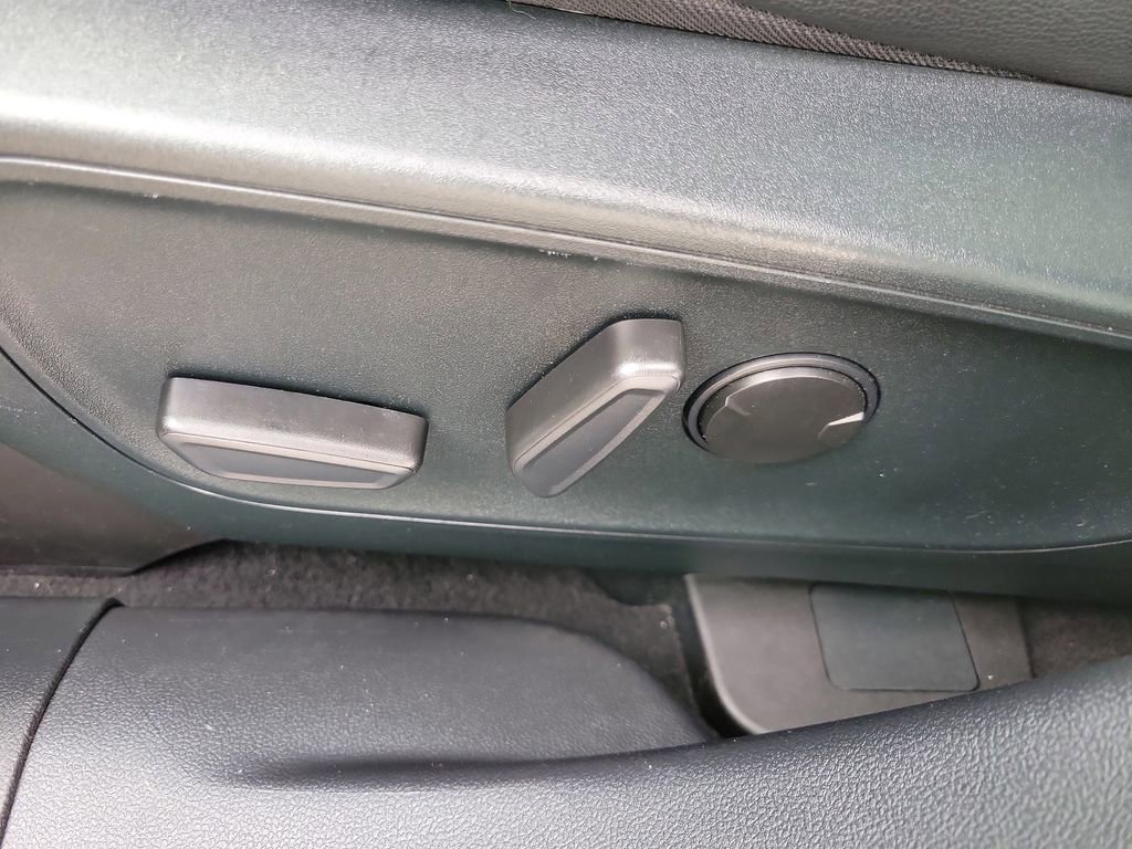 Used 2022 Ford Escape SEL image 23