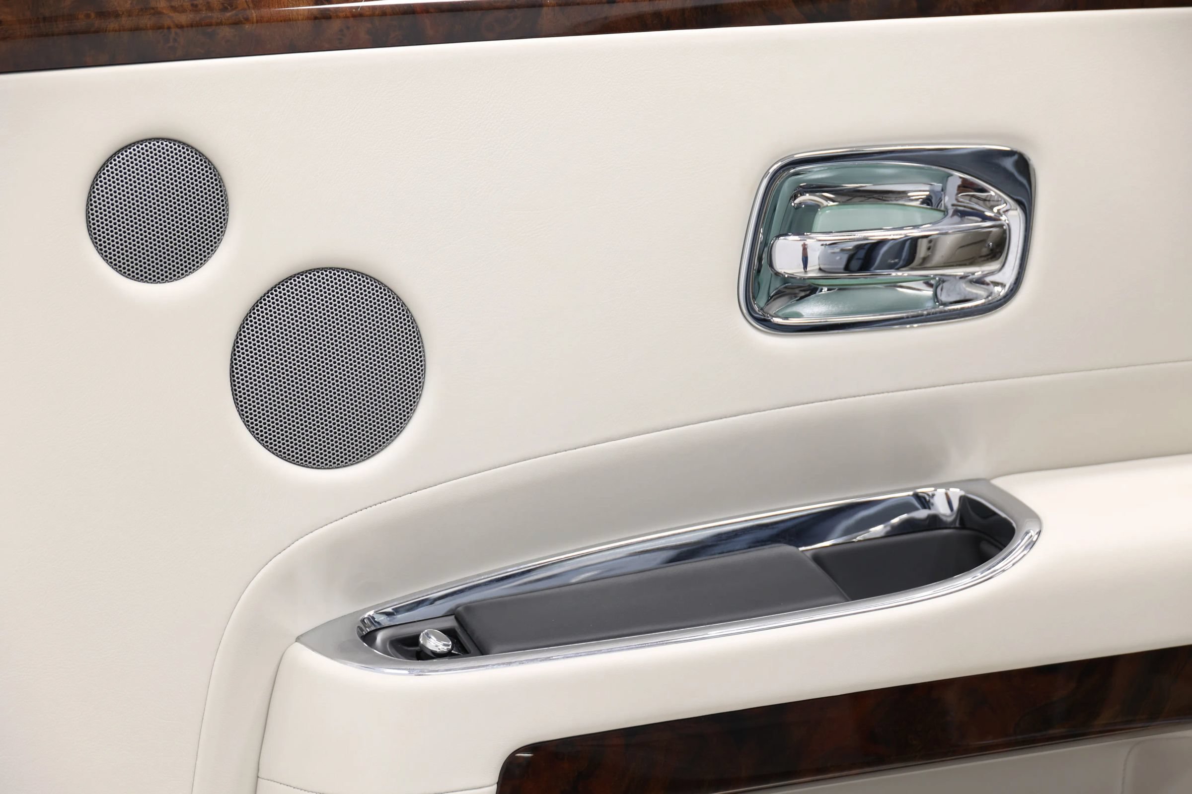 Used 2017 Rolls-Royce Ghost RWD image 88