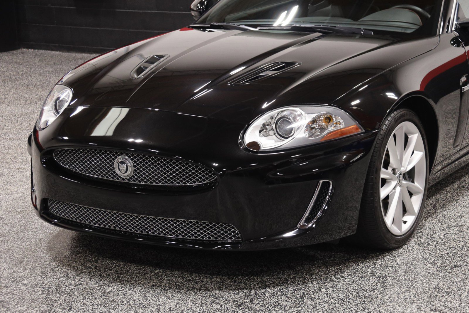 Used 2011 Jaguar XKR R image 13