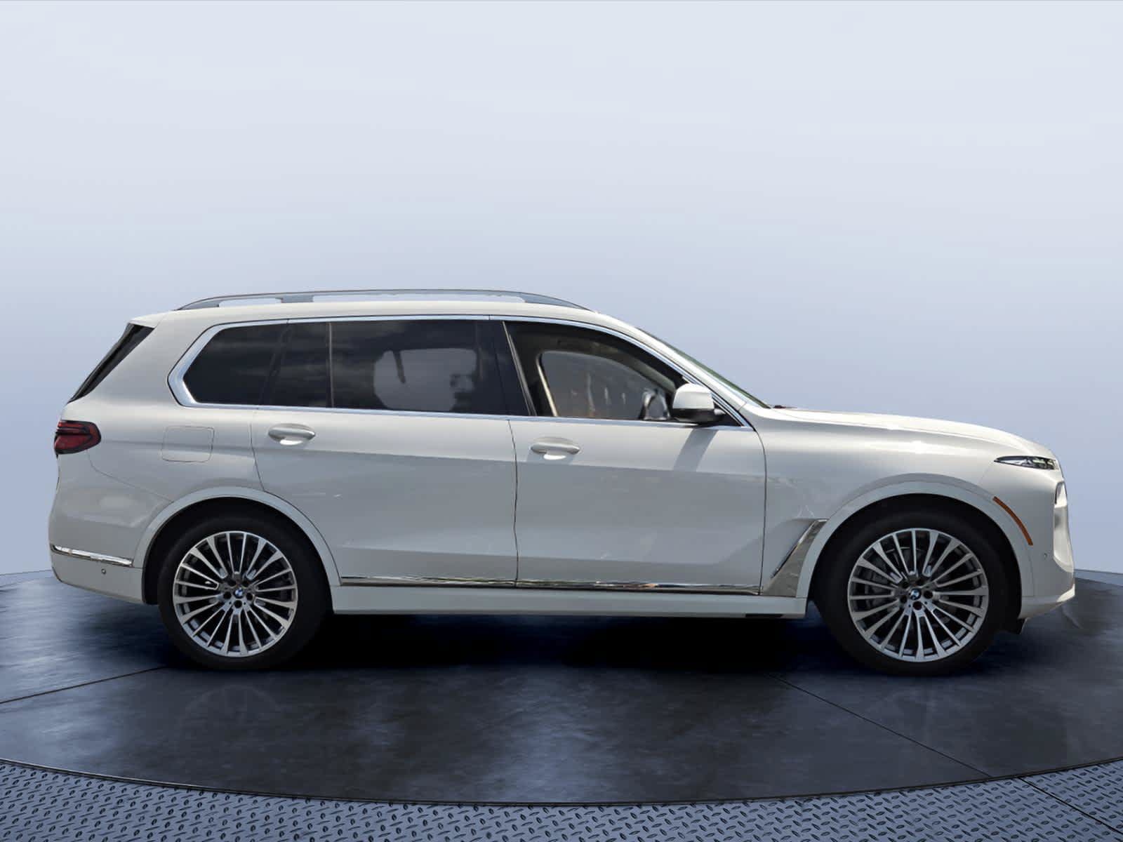 Used 2024 BMW X7 xDrive40i w/ Parking Assistance Package AWD/4WD image 7