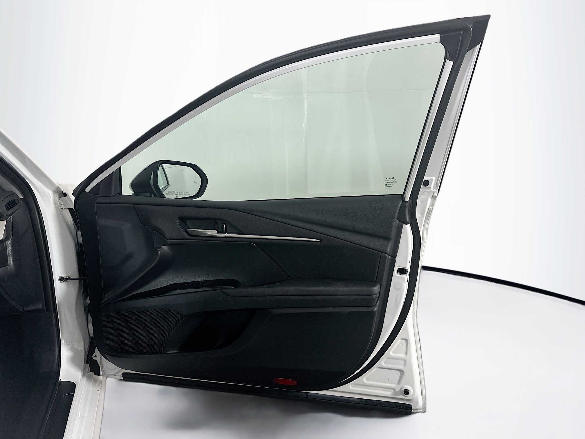 Used 2025 Toyota Camry LE image 30