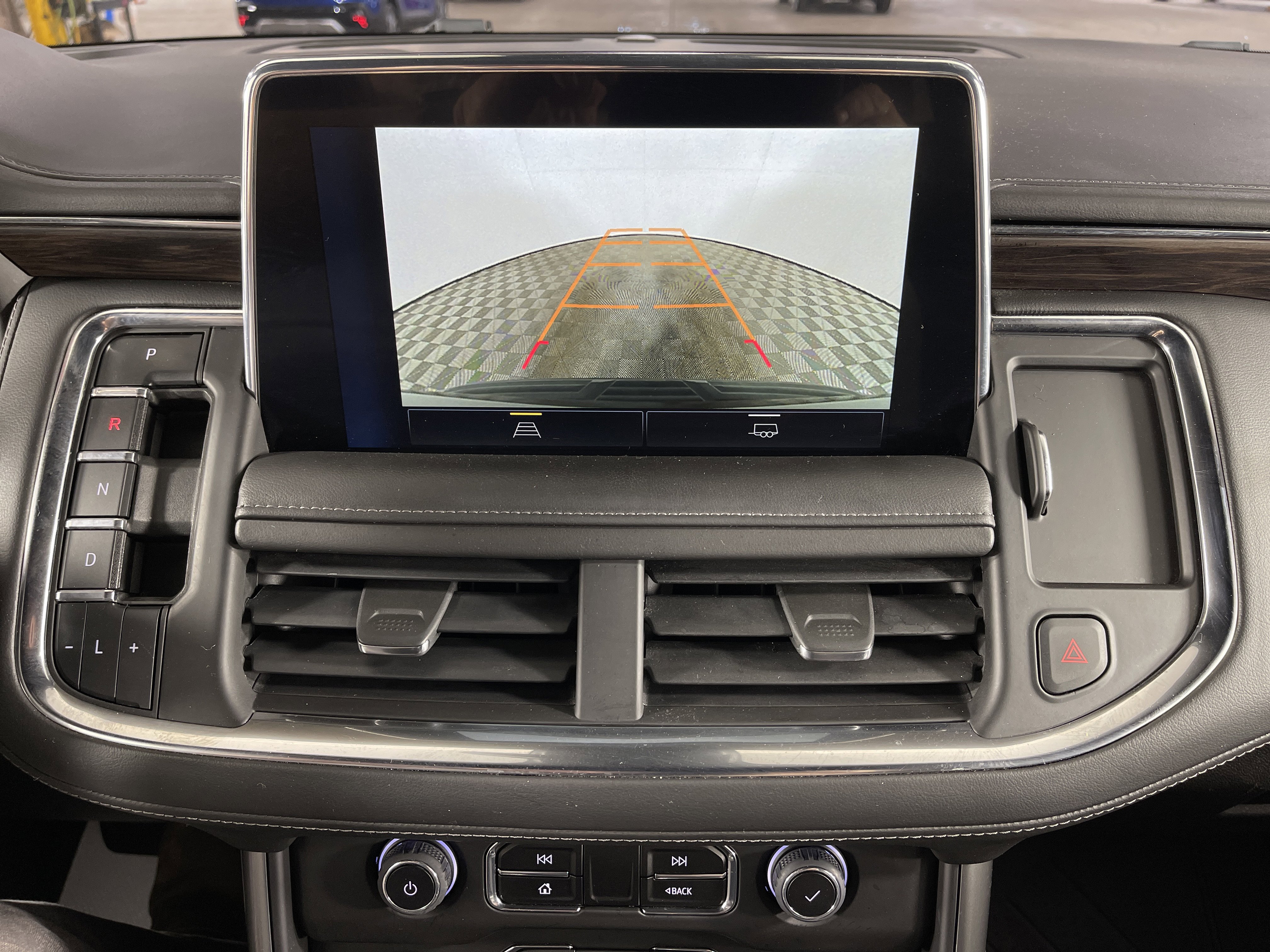 Used 2023 Chevrolet Suburban LT image 24