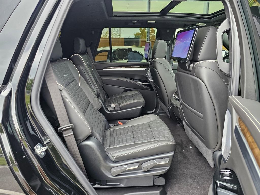 New 2026 Cadillac Escalade Platinum Sport AWD/4WD image 12