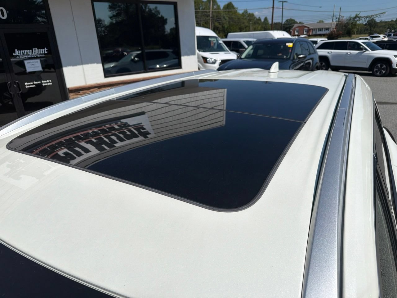 Used 2023 Nissan Rogue SL AWD/4WD image 14