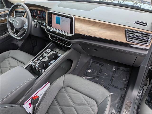 Used 2025 Volkswagen Atlas SE image 21