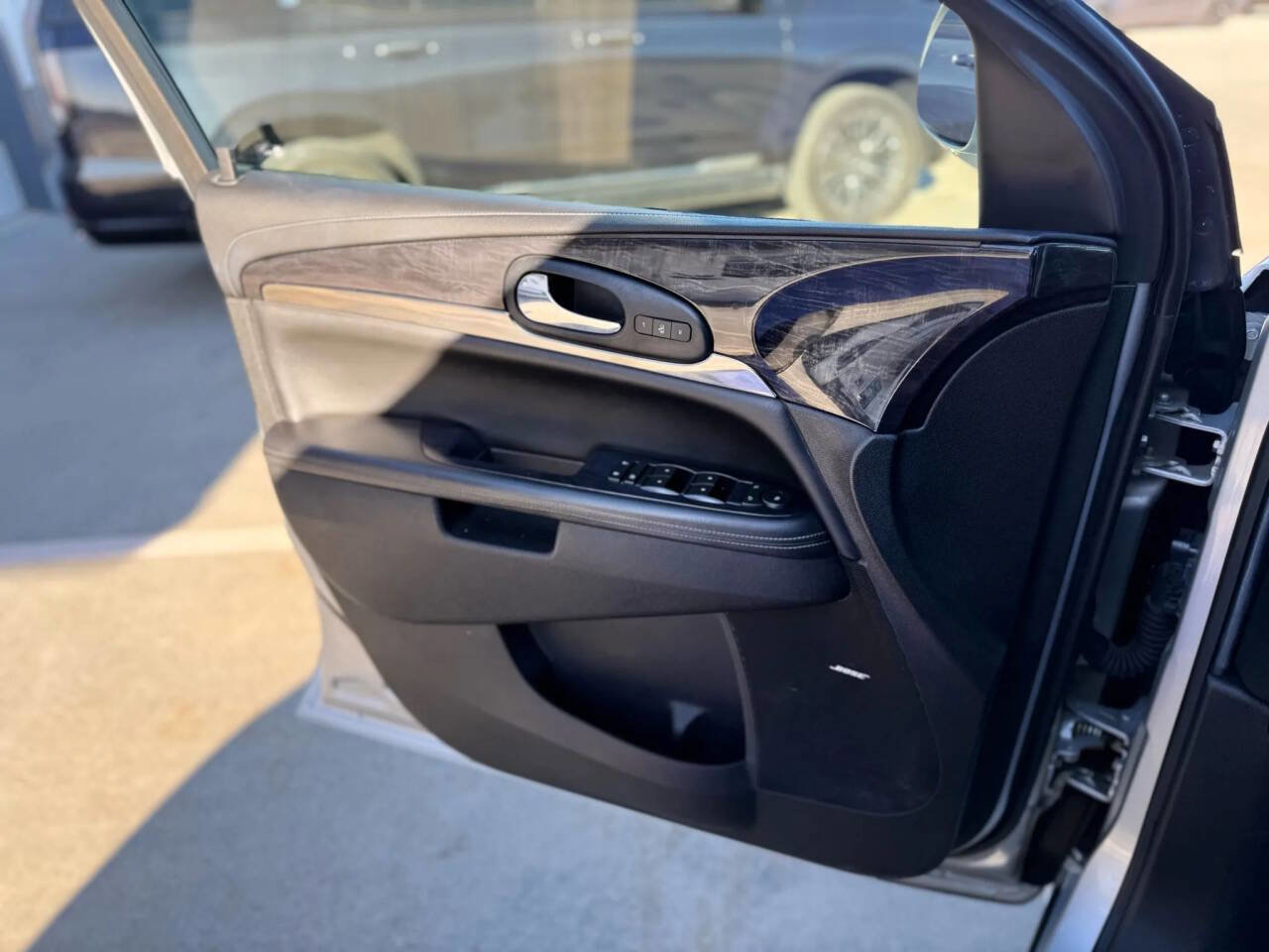 Used 2017 Buick Enclave Leather image 8