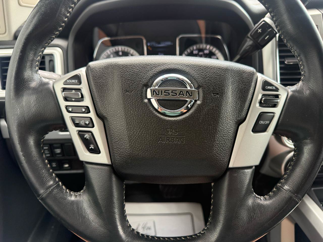 Used 2017 Nissan Titan PRO-4X AWD/4WD image 21