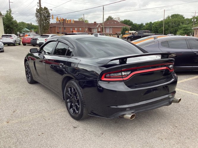 Used 2016 Dodge Charger SE w/ Popular Equipment Group image 3