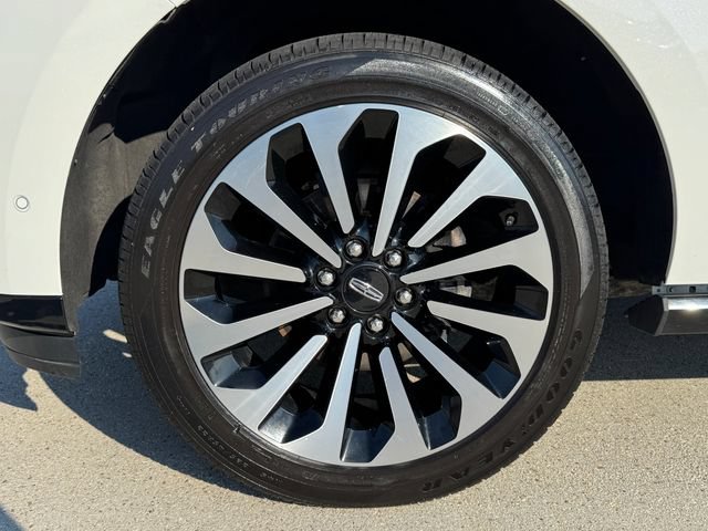 Used 2023 Lincoln Navigator L Reserve AWD/4WD image 10