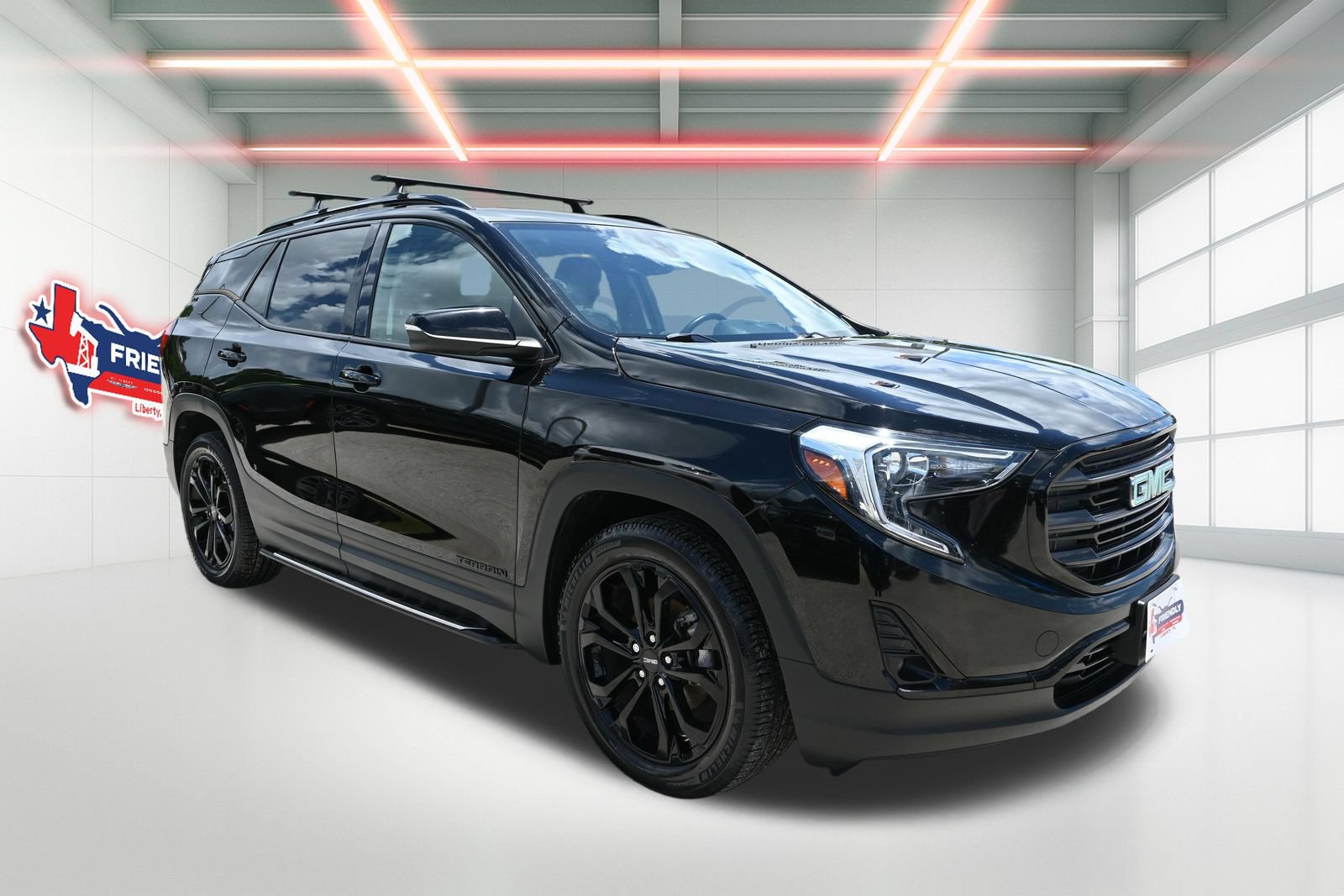 Used 2021 GMC Terrain SLT w/ LPO, 'HIT The Road' Package FWD image 4
