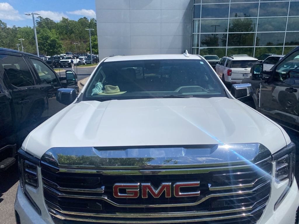 Used 2022 GMC Sierra 1500 SLT AWD/4WD image 2