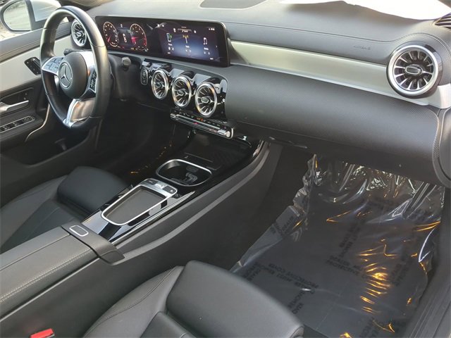 Used 2025 Mercedes-Benz CLA 250 image 11