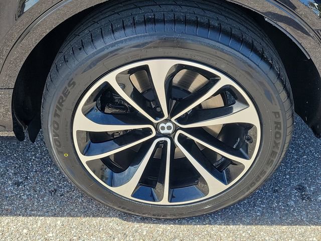 Used 2022 Bentley Bentayga image 6