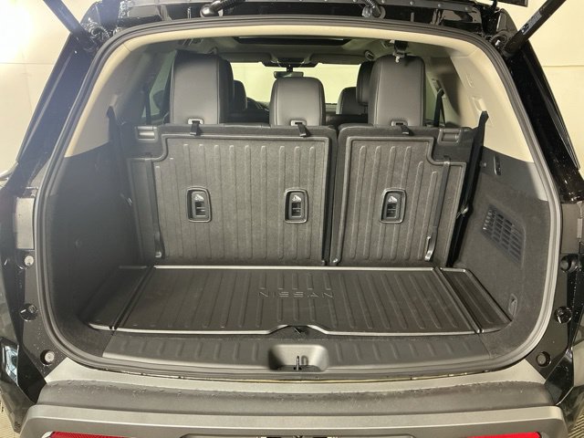New 2026 Nissan Pathfinder Platinum AWD/4WD image 24