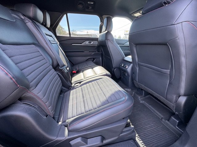 Used 2025 Ford Explorer ST-Line w/ Premium Package image 13