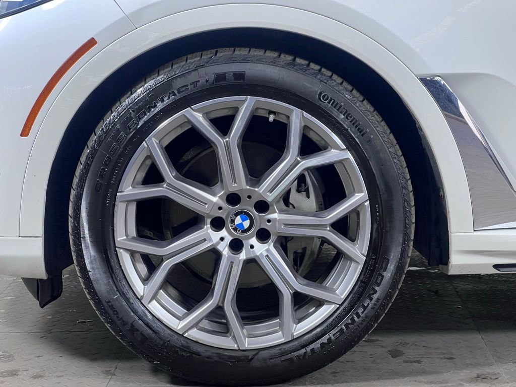 Used 2020 BMW X7 xDrive40i w/ Premium Package image 11