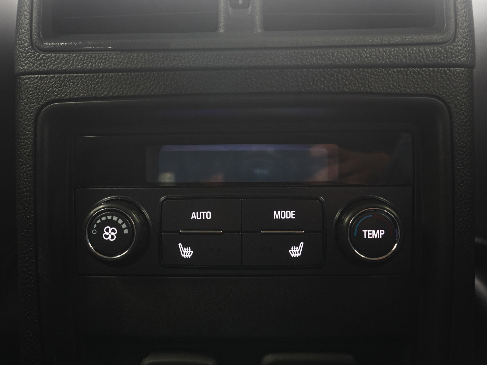 Used 2019 Buick Envision Essence image 13