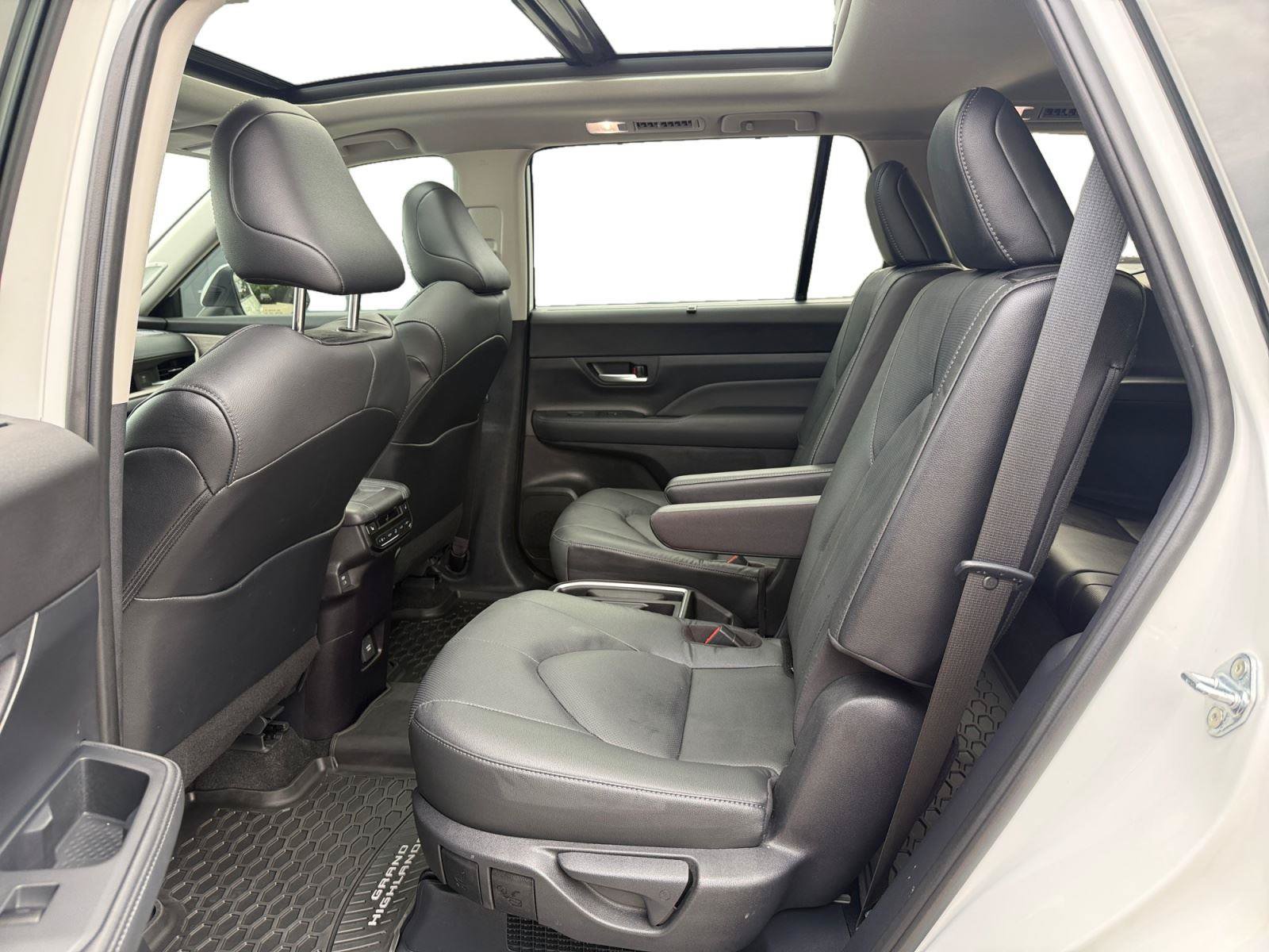 Used 2025 Toyota Grand Highlander AWD Hybrid image 21