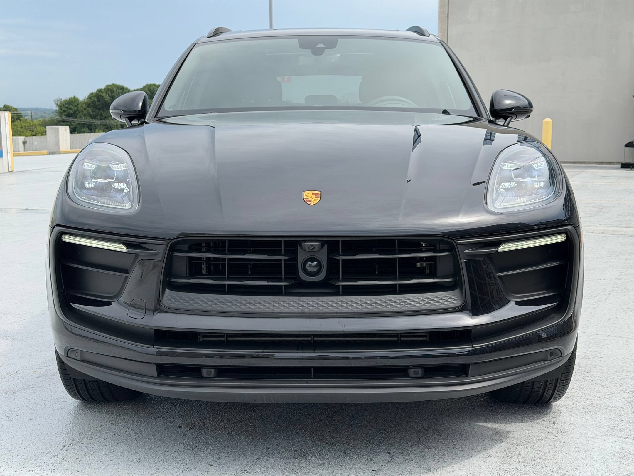 Certified 2026 Porsche Macan AWD/4WD image 6