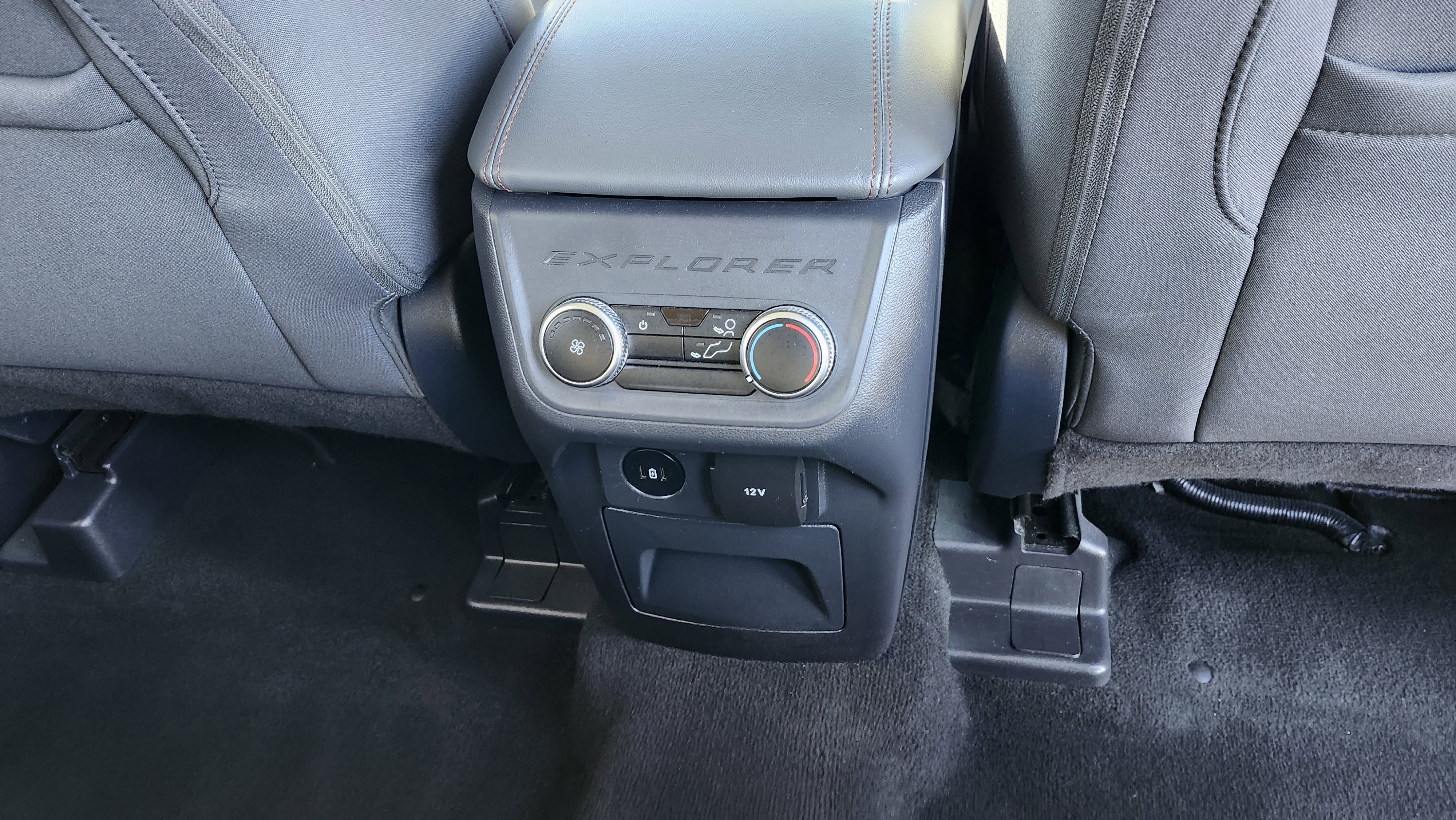 Used 2025 Ford Explorer Active image 14