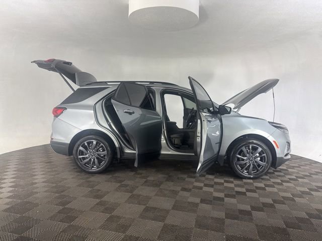 Used 2024 Chevrolet Equinox RS image 16