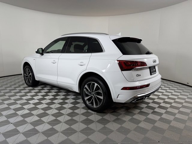 Certified 2025 Audi Q5 2.0T Premium Plus w/ Premium Plus Package image 5