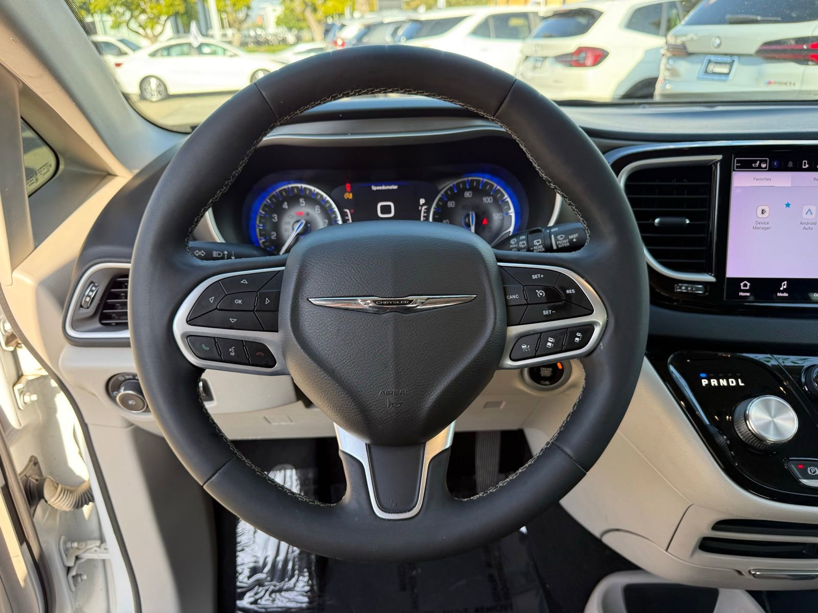 Used 2022 Chrysler Pacifica Touring-L FWD image 26