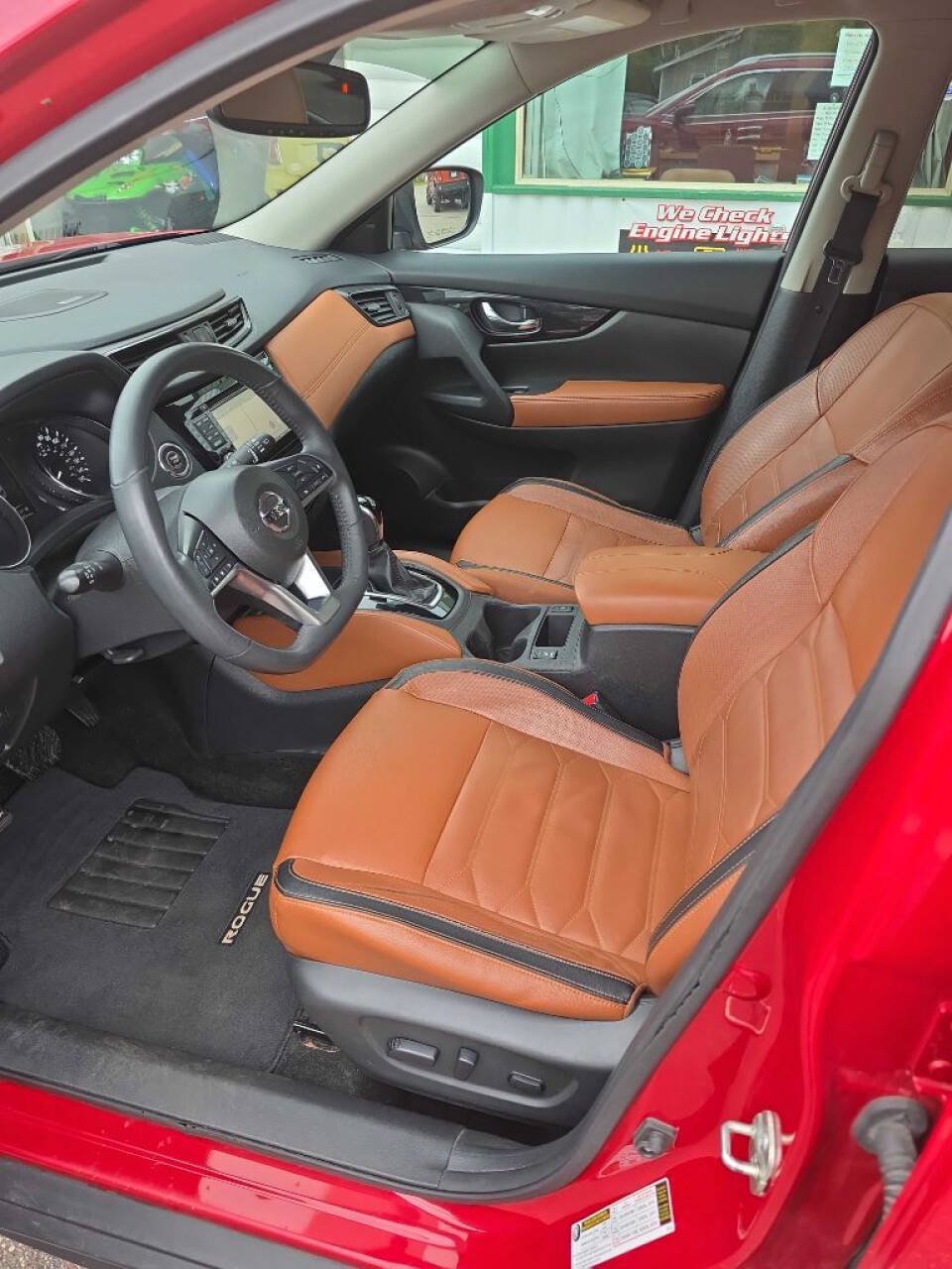 Used 2017 Nissan Rogue Platinum AWD/4WD image 10