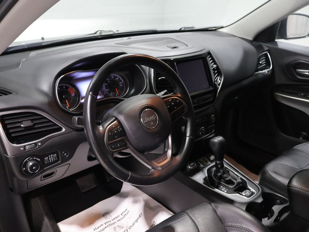 Used 2019 Jeep Cherokee Limited image 15